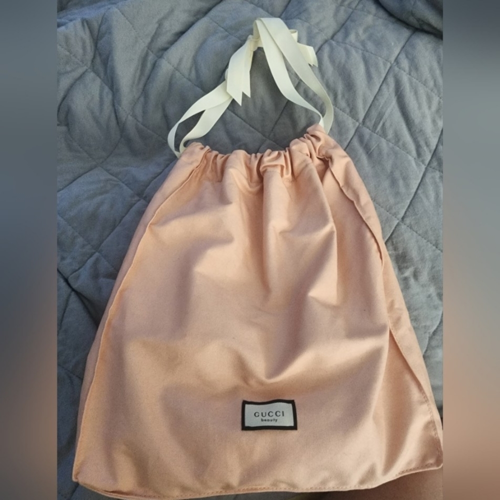 Gucci beauty pink Ribbon drawstring pouch